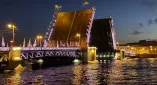 Прогулка на яхте на разводку мостов в СПб