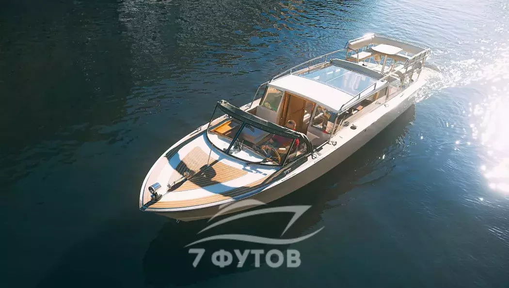 Большой выбор маршрутов и мероприятий для прогулки на катере Венеция