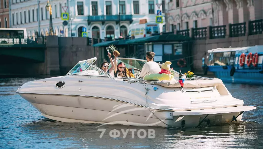 Прогулка на катере с капитаном по рекам и каналам СПб