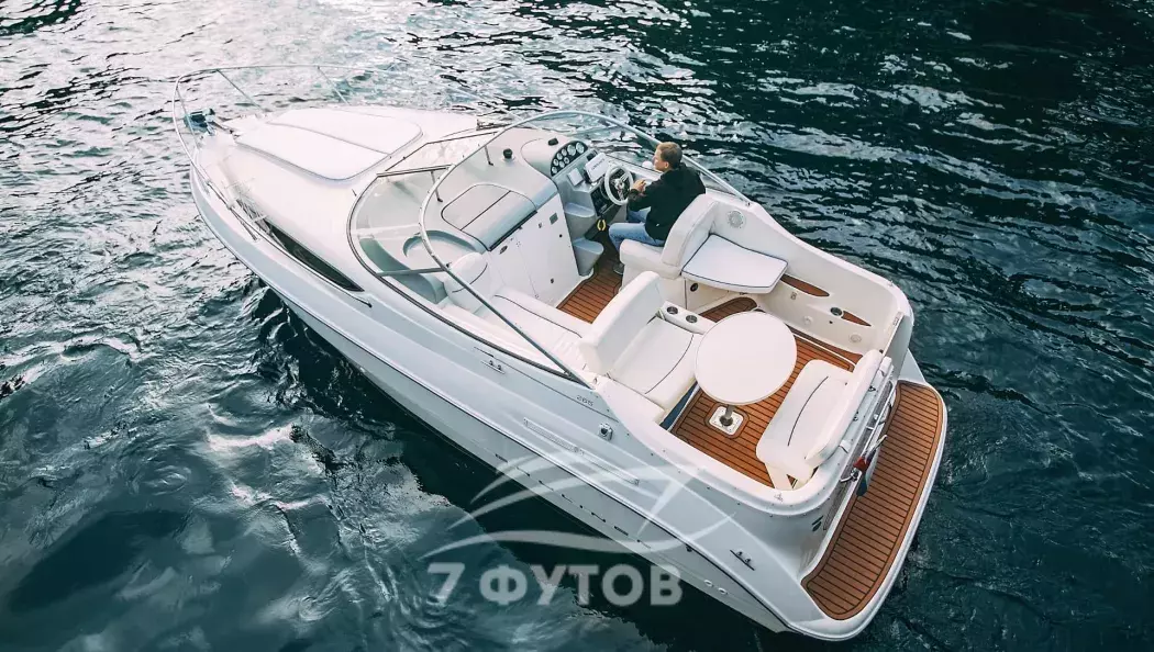 Прогулка на катере Ассоль по рекам и каналам СПб. Идеально для 7 гостей, романтики, дня рождения и отдыха с фуршетом.