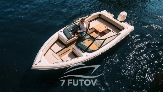 Прогулка на катере с капитаном по рекам и каналам СПб