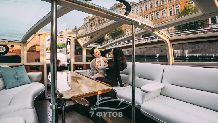 Прогулка на яхте с капитаном по Неве и Финскому заливу СПб