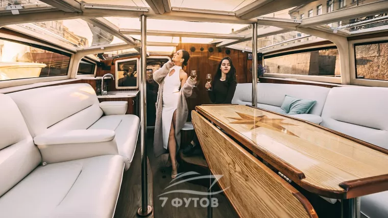 Прогулка на яхте с капитаном по Неве и Финскому заливу СПб