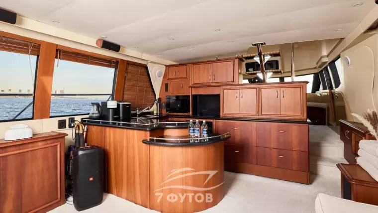 Аренда яхты Carver 60 в Санкт-Петербурге
