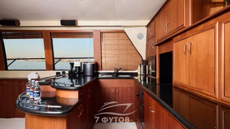 Аренда яхты Carver 60 в Санкт-Петербурге
