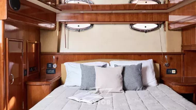 Аренда яхты Carver 60 в Санкт-Петербурге