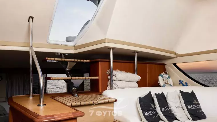Аренда яхты Carver 60 в Санкт-Петербурге