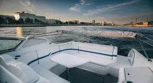 Прогулка на катере с капитаном по рекам и каналам СПб