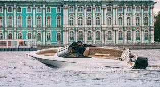 Прогулка на катере с капитаном по рекам и каналам СПб