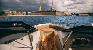 Прогулка на катере с капитаном по рекам и каналам СПб