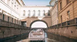 Прогулка на катере по рекам и каналам Санкт-Петербурга