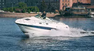 Прогулка на катере Chaparral 240 с капитаном по рекам и каналам СПб
