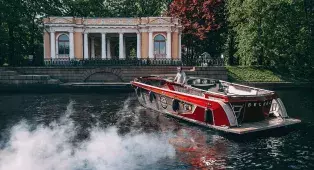 Прогулка на яхте с капитаном по рекам и каналам СПб