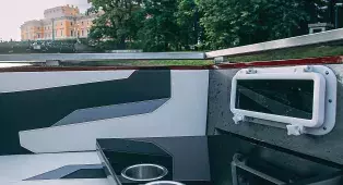 Прогулка на яхте с капитаном по рекам и каналам СПб