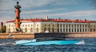 Водная прогулка на яхте с капитаном по рекам и каналам СПб