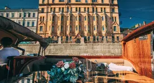 Прогулка на катере с капитаном по рекам и каналам СПб