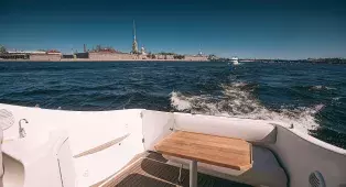 Прогулка на катере с капитаном по рекам и каналам СПб