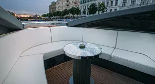 Прогулка на яхте с капитаном по Неве и Финскому заливу СПб