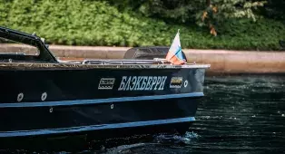 Прогулка на катере с капитаном по рекам и каналам СПб