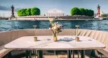 Аренда яхты Оникс в СПб - премьера сезона 2026, 17,5 м, до 10 гостей, три зоны на борту, кондиционер, отопление, стюард и качественный звук с караоке.