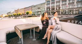 Прогулка на яхте с капитаном по Неве и Финскому заливу СПб