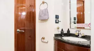 Аренда яхты Carver 60 в Санкт-Петербурге
