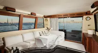 Аренда яхты Carver 60 в Санкт-Петербурге